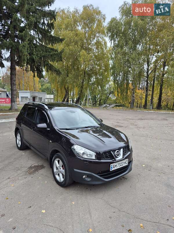 Позашляховик / Кросовер Nissan Qashqai+2 2011 в Рівному