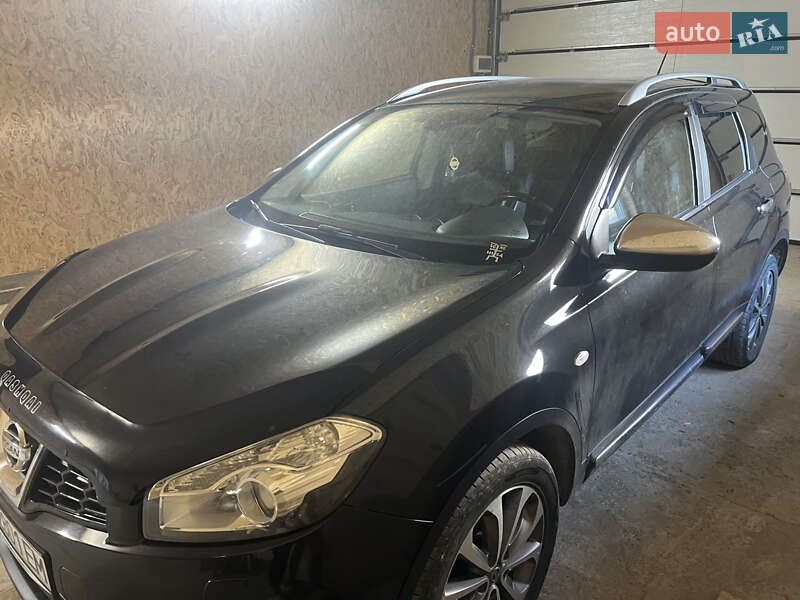 Внедорожник / Кроссовер Nissan Qashqai+2 2010 в Черновцах