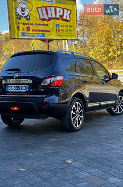 Позашляховик / Кросовер Nissan Qashqai+2 2011 в  фото 21 Позашляховик / Кросовер Nissan Qashqai+2 2011 в