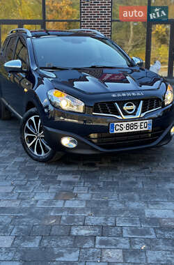 Позашляховик / Кросовер Nissan Qashqai+2 2011 в  фото 30 Позашляховик / Кросовер Nissan Qashqai+2 2011 в