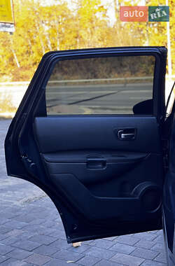 Позашляховик / Кросовер Nissan Qashqai+2 2011 в  фото 37 Позашляховик / Кросовер Nissan Qashqai+2 2011 в