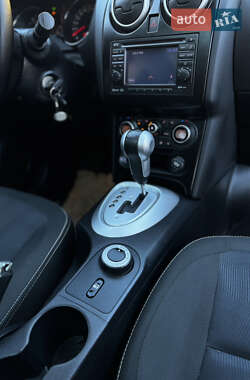 Позашляховик / Кросовер Nissan Qashqai+2 2011 в  фото 49 Позашляховик / Кросовер Nissan Qashqai+2 2011 в