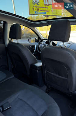 Позашляховик / Кросовер Nissan Qashqai+2 2011 в  фото 53 Позашляховик / Кросовер Nissan Qashqai+2 2011 в