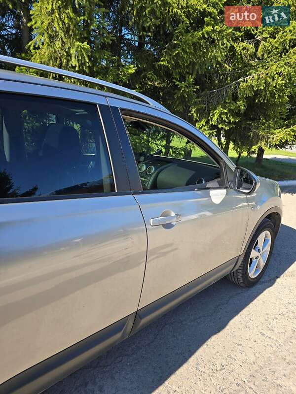 Внедорожник / Кроссовер Nissan Qashqai+2 2009 в Бердичеве фото 3 Внедорожник / Кроссовер Nissan Qashqai+2 2009 в Бердичеве