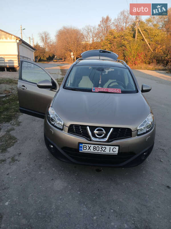 Позашляховик / Кросовер Nissan Qashqai+2 2011 в Кам'янець-Подільському фото 5 Позашляховик / Кросовер Nissan Qashqai+2 2011 в Кам'янець-Подільському