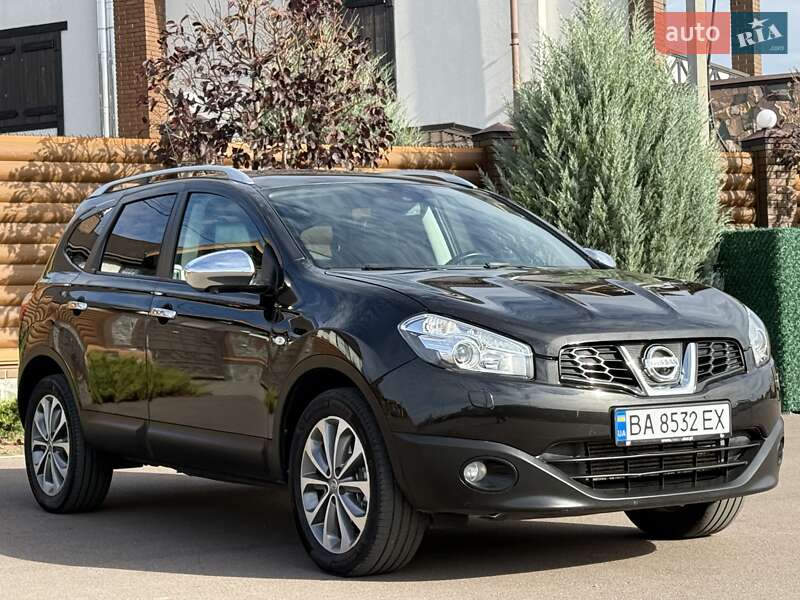 Внедорожник / Кроссовер Nissan Qashqai+2 2012 в Киеве