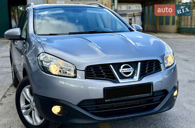 Внедорожник / Кроссовер Nissan Qashqai+2 2012 в Новояворовске