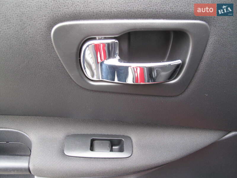 Внедорожник / Кроссовер Nissan Qashqai+2 2013 в Киеве фото 29 Внедорожник / Кроссовер Nissan Qashqai+2 2013 в Киеве