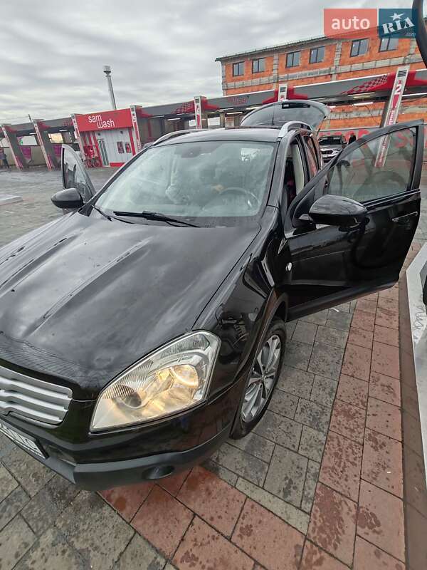 Внедорожник / Кроссовер Nissan Qashqai+2 2009 в Хусте