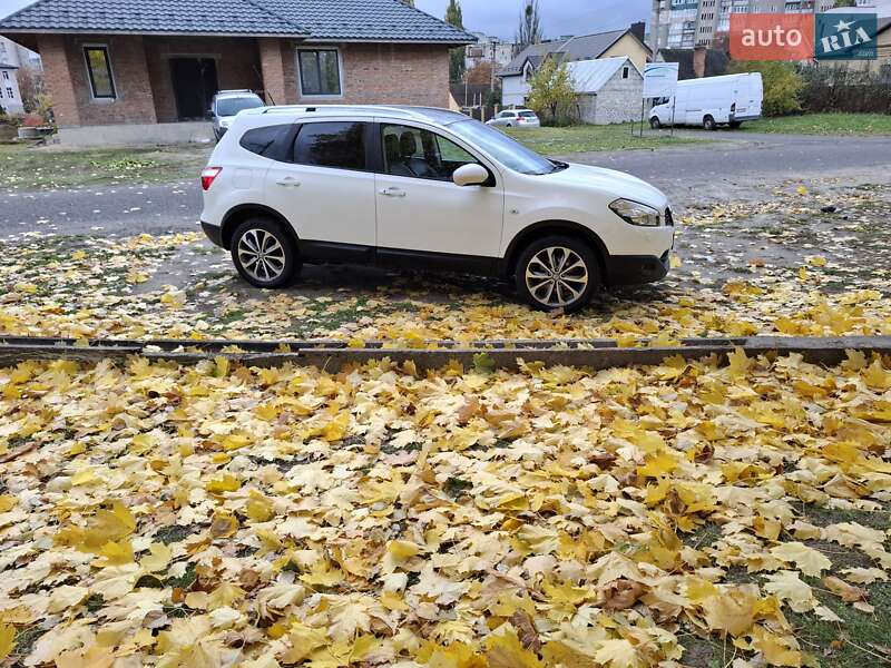 Позашляховик / Кросовер Nissan Qashqai+2 2011 в Луцьку