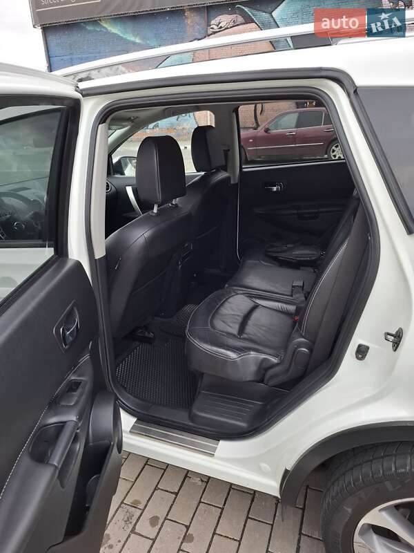 Позашляховик / Кросовер Nissan Qashqai+2 2011 в Луцьку