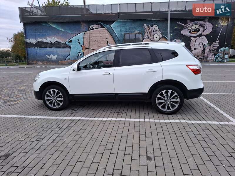 Позашляховик / Кросовер Nissan Qashqai+2 2011 в Луцьку