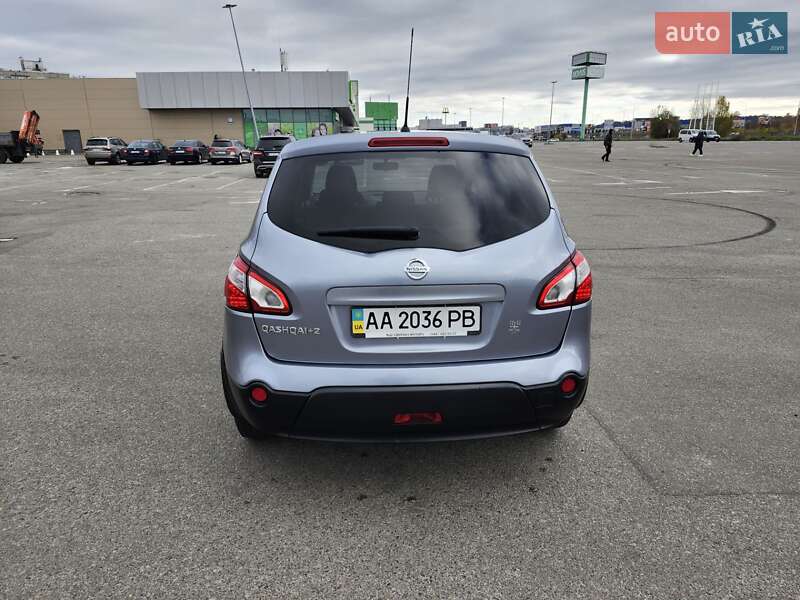 Позашляховик / Кросовер Nissan Qashqai+2 2011 в Києві
