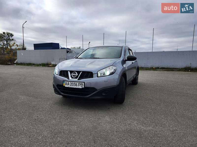Позашляховик / Кросовер Nissan Qashqai+2 2011 в Києві
