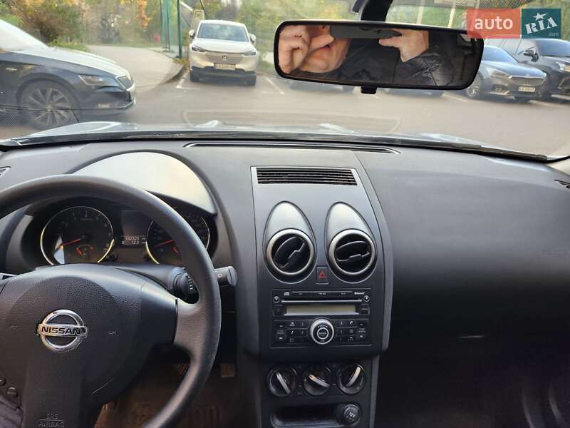 Позашляховик / Кросовер Nissan Qashqai+2 2011 в Києві