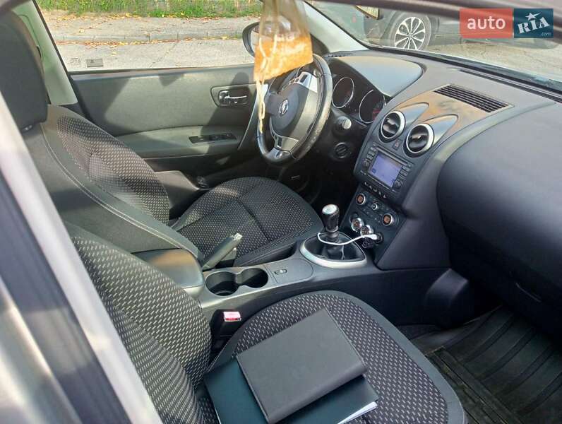 Внедорожник / Кроссовер Nissan Qashqai+2 2009 в Ужгороде