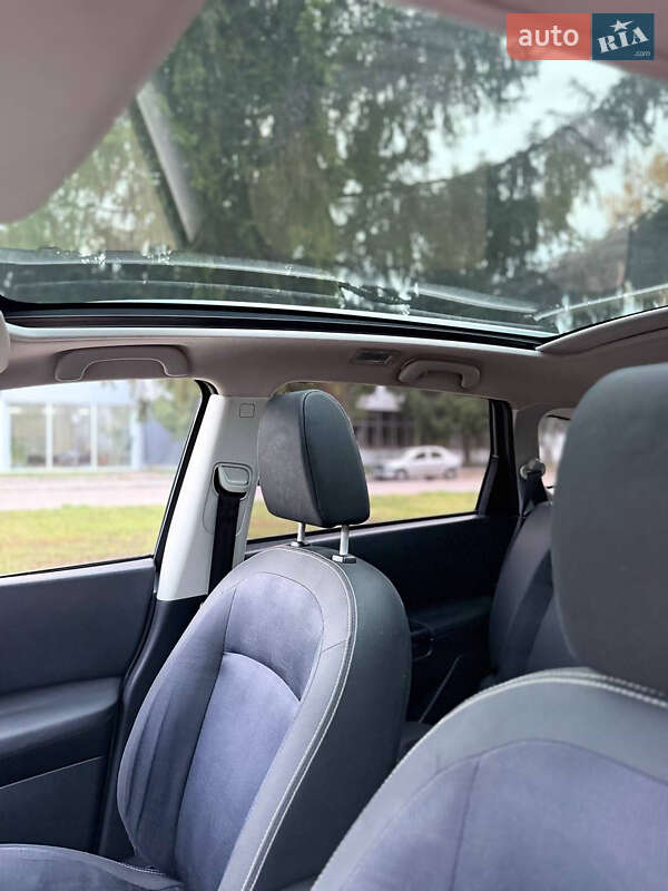Позашляховик / Кросовер Nissan Qashqai+2 2010 в Сумах фото 3 Позашляховик / Кросовер Nissan Qashqai+2 2010 в Сумах