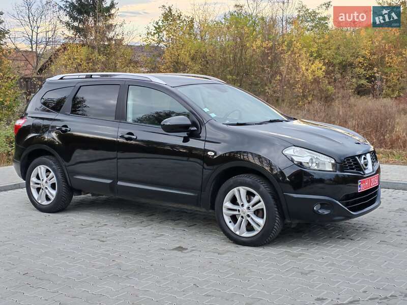 Позашляховик / Кросовер Nissan Qashqai+2 2011 в Стрию