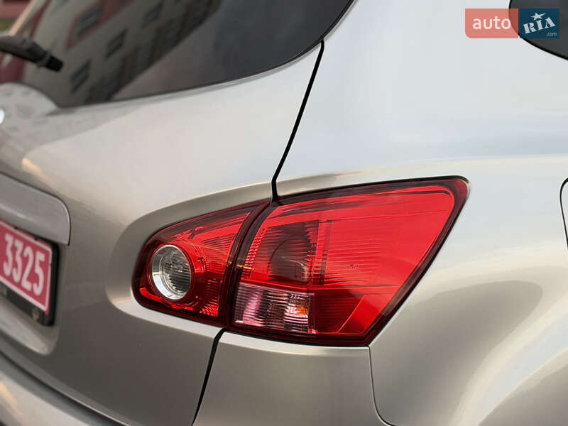 Позашляховик / Кросовер Nissan Qashqai+2 2010 в Вінниці