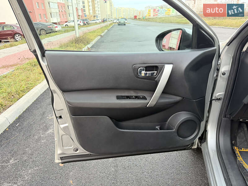 Позашляховик / Кросовер Nissan Qashqai+2 2010 в Вінниці