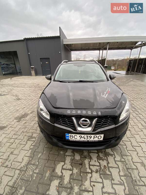 Позашляховик / Кросовер Nissan Qashqai+2 2011 в Львові