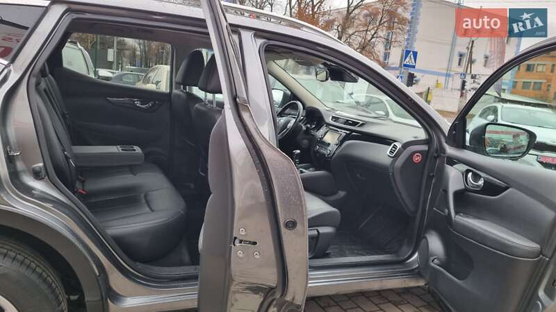 Позашляховик / Кросовер Nissan Qashqai+2 2015 в Полтаві