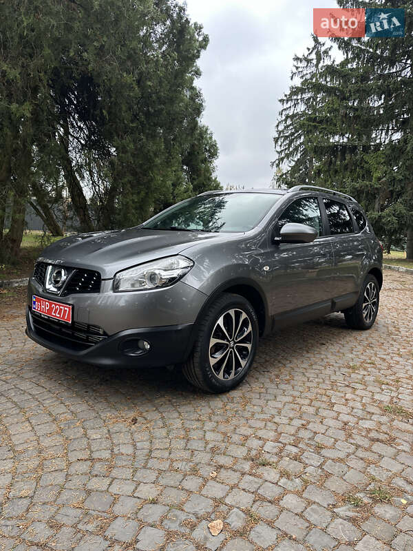 Позашляховик / Кросовер Nissan Qashqai+2 2011 в Києві
