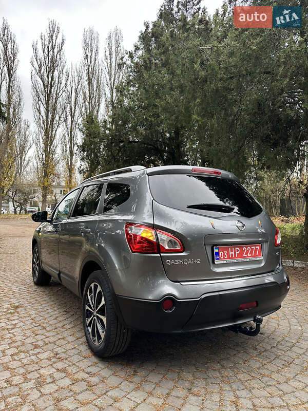 Позашляховик / Кросовер Nissan Qashqai+2 2011 в Києві