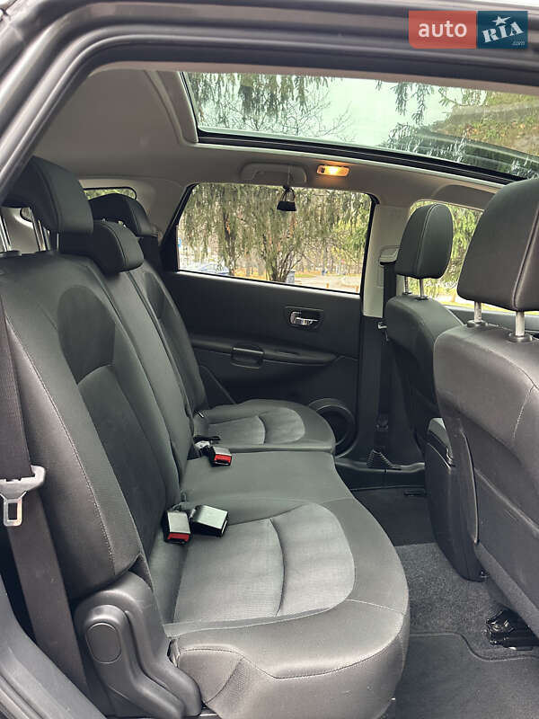 Позашляховик / Кросовер Nissan Qashqai+2 2011 в Києві