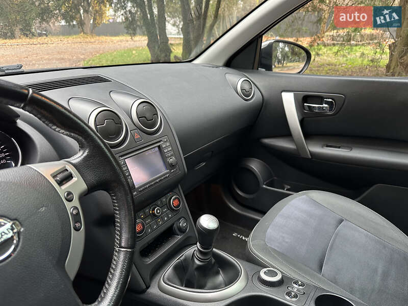 Позашляховик / Кросовер Nissan Qashqai+2 2011 в Києві