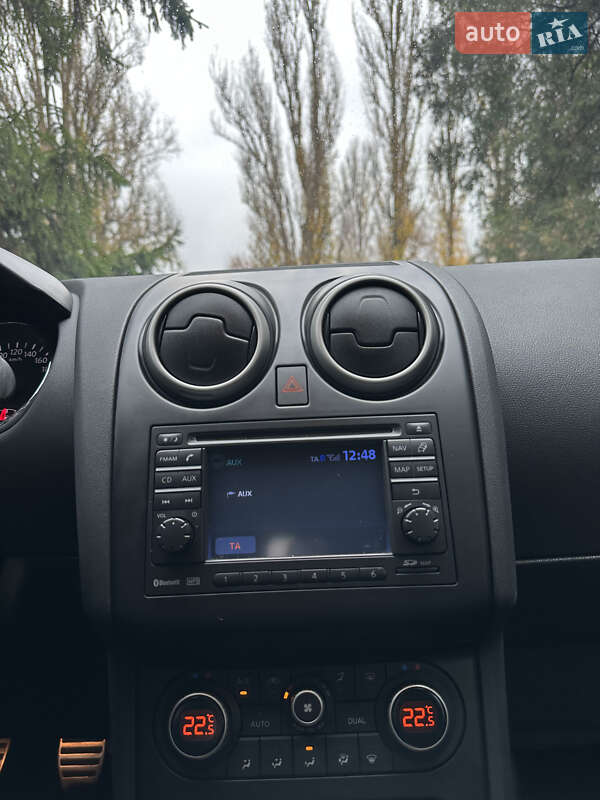 Позашляховик / Кросовер Nissan Qashqai+2 2011 в Києві