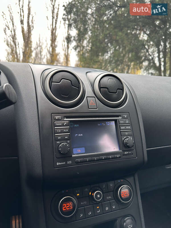 Позашляховик / Кросовер Nissan Qashqai+2 2011 в Києві