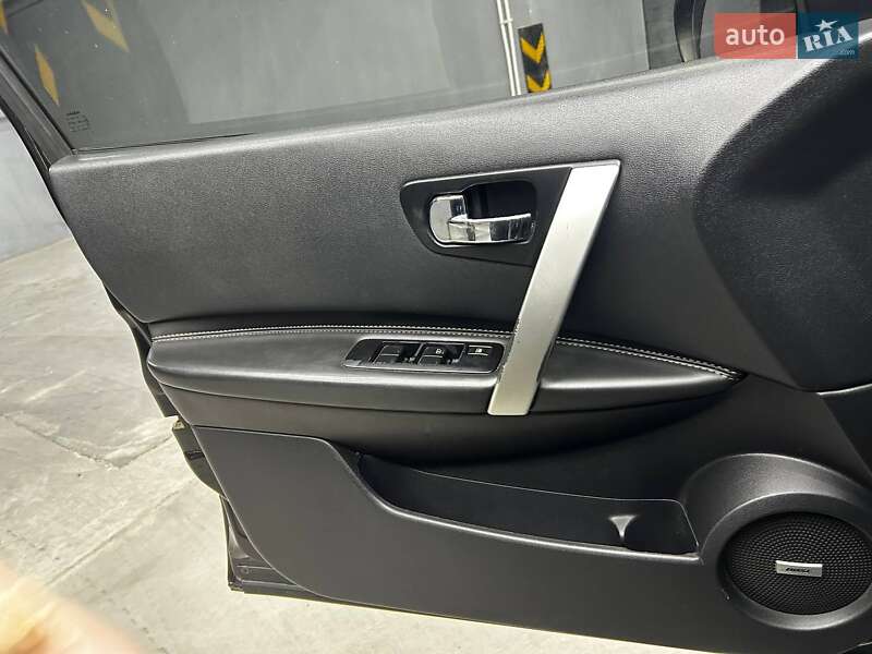 Внедорожник / Кроссовер Nissan Qashqai+2 2010 в Черновцах