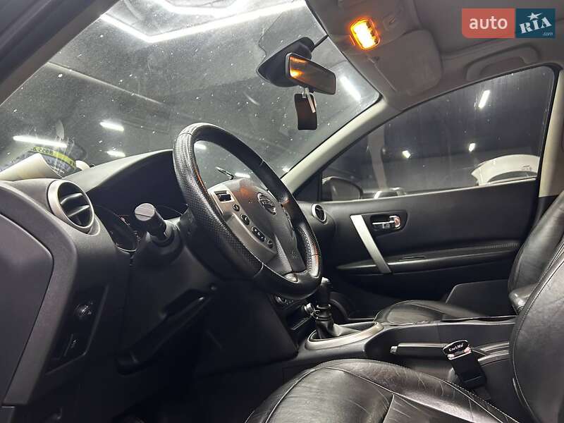 Внедорожник / Кроссовер Nissan Qashqai+2 2010 в Черновцах