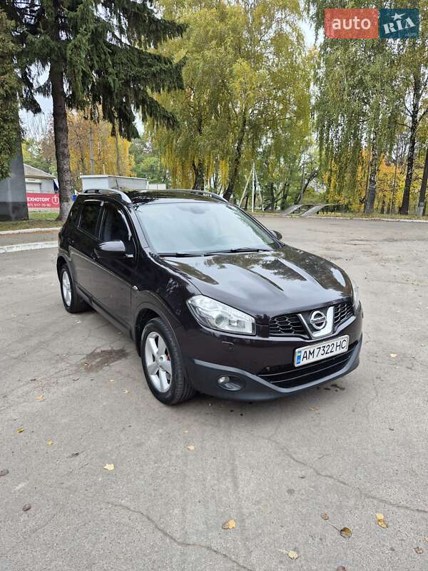 Nissan Qashqai+2 2011