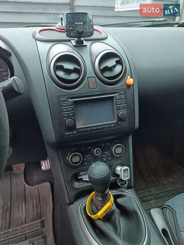 Внедорожник / Кроссовер Nissan Qashqai+2 2010 в Ирпене