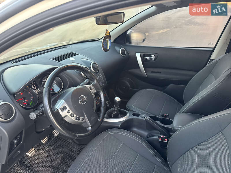 Позашляховик / Кросовер Nissan Qashqai+2 2011 в Сумах
