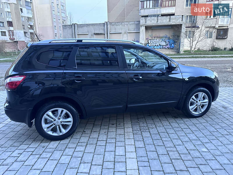 Внедорожник / Кроссовер Nissan Qashqai+2 2010 в Ивано-Франковске