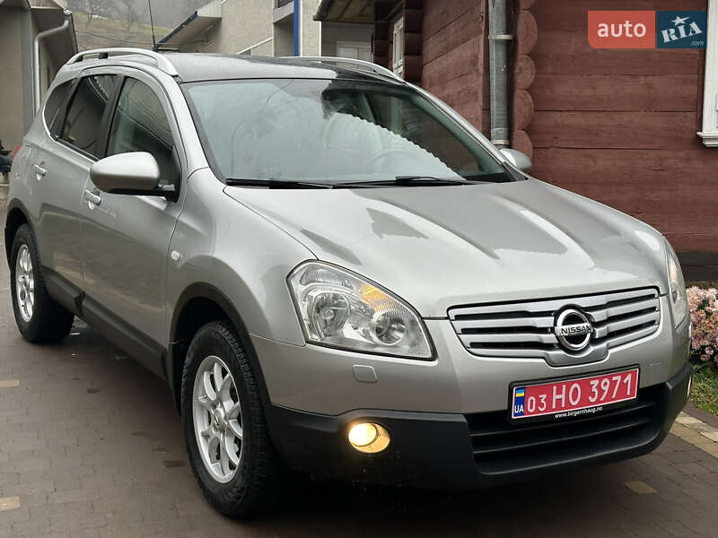 Nissan Qashqai+2 2010