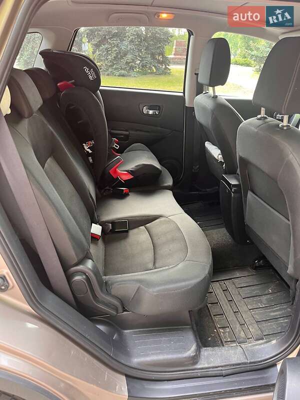 Внедорожник / Кроссовер Nissan Qashqai+2 2010 в Киеве