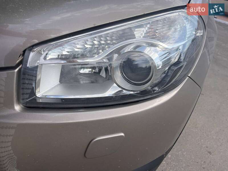 Внедорожник / Кроссовер Nissan Qashqai+2 2010 в Киеве