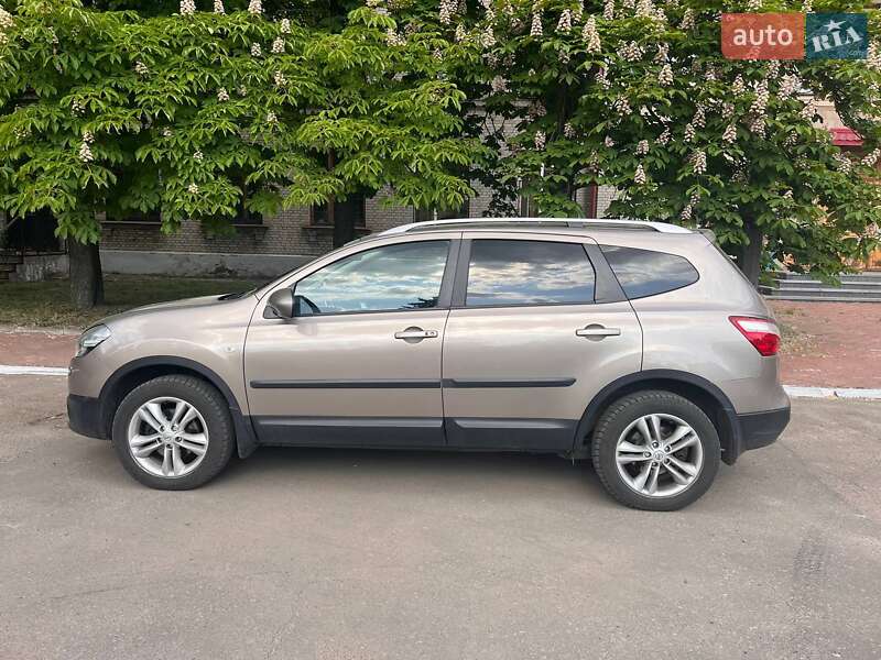 Внедорожник / Кроссовер Nissan Qashqai+2 2010 в Киеве