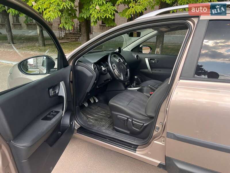 Внедорожник / Кроссовер Nissan Qashqai+2 2010 в Киеве