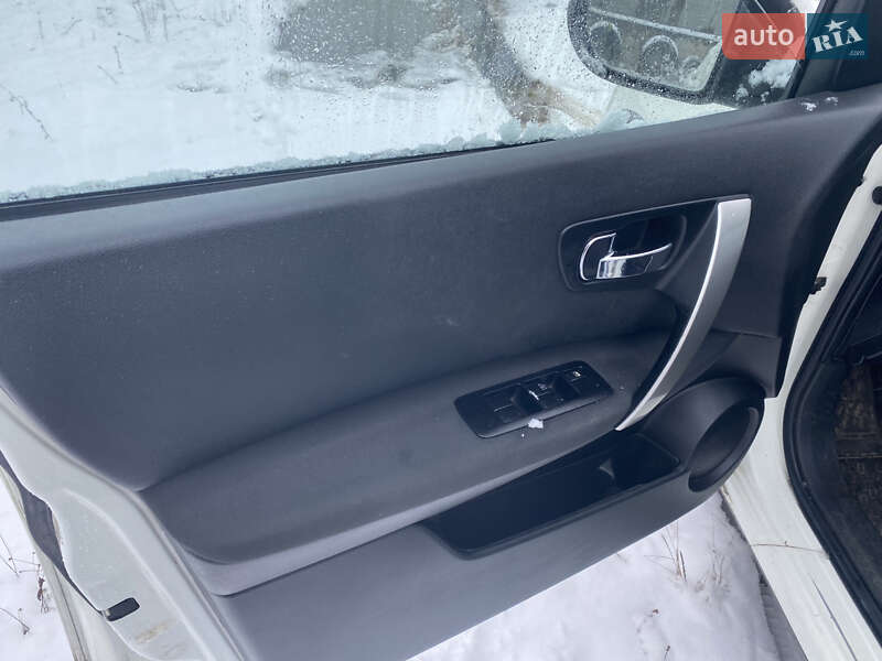 Внедорожник / Кроссовер Nissan Qashqai+2 2012 в Нововолынске