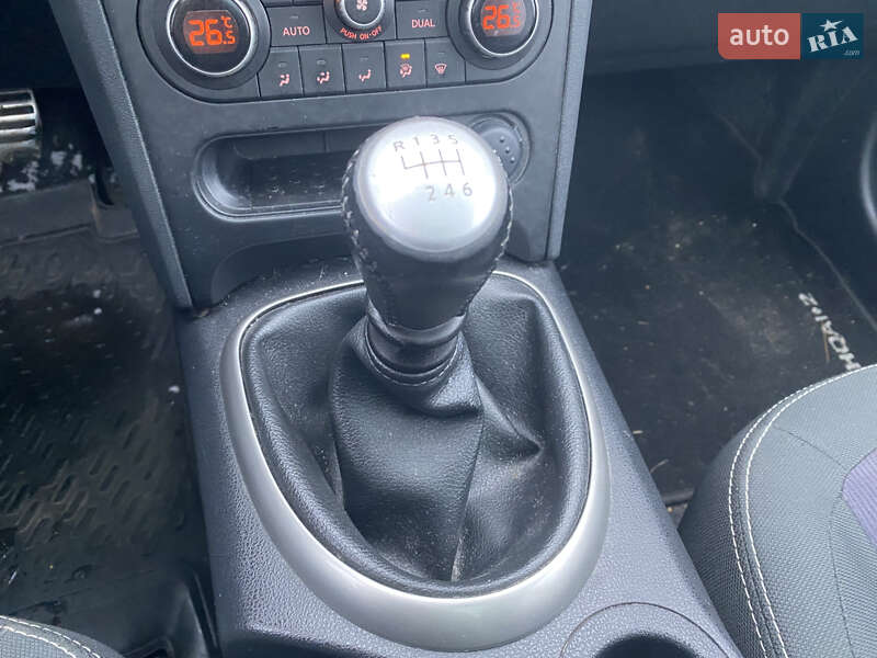 Внедорожник / Кроссовер Nissan Qashqai+2 2012 в Нововолынске