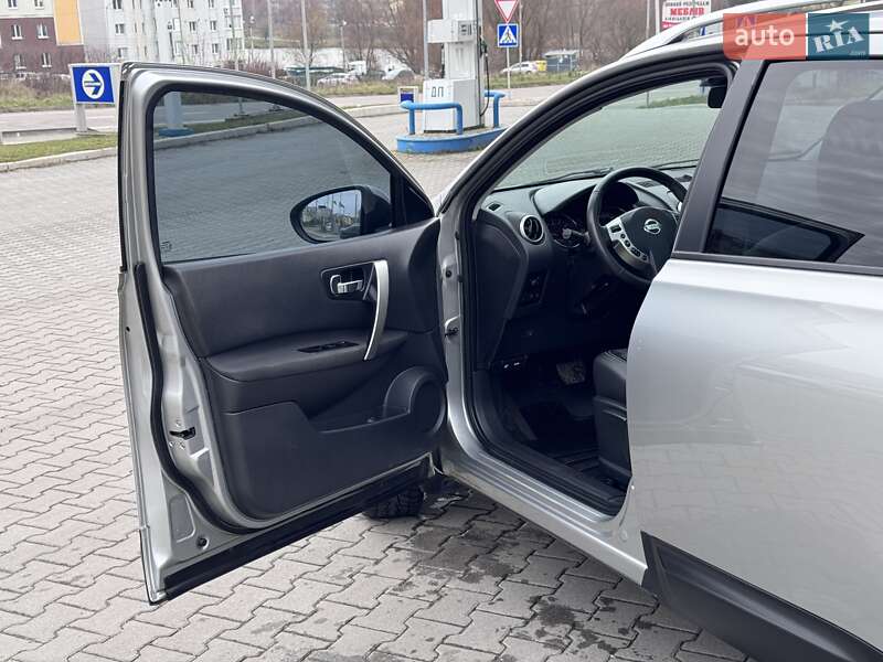 Позашляховик / Кросовер Nissan Qashqai+2 2011 в Хмельницькому