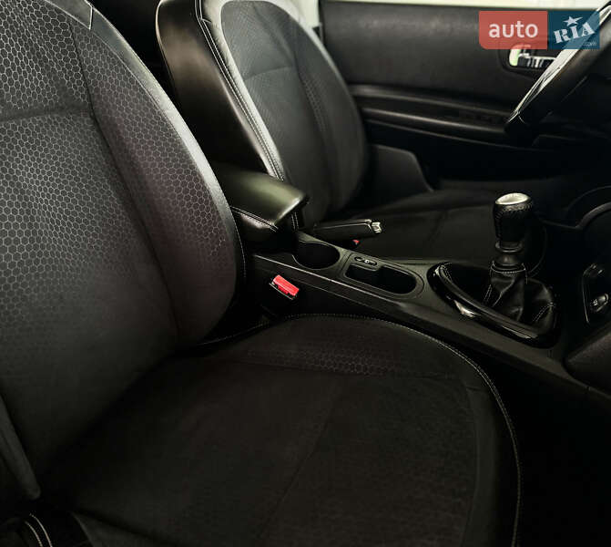 Позашляховик / Кросовер Nissan Qashqai+2 2013 в Стрию