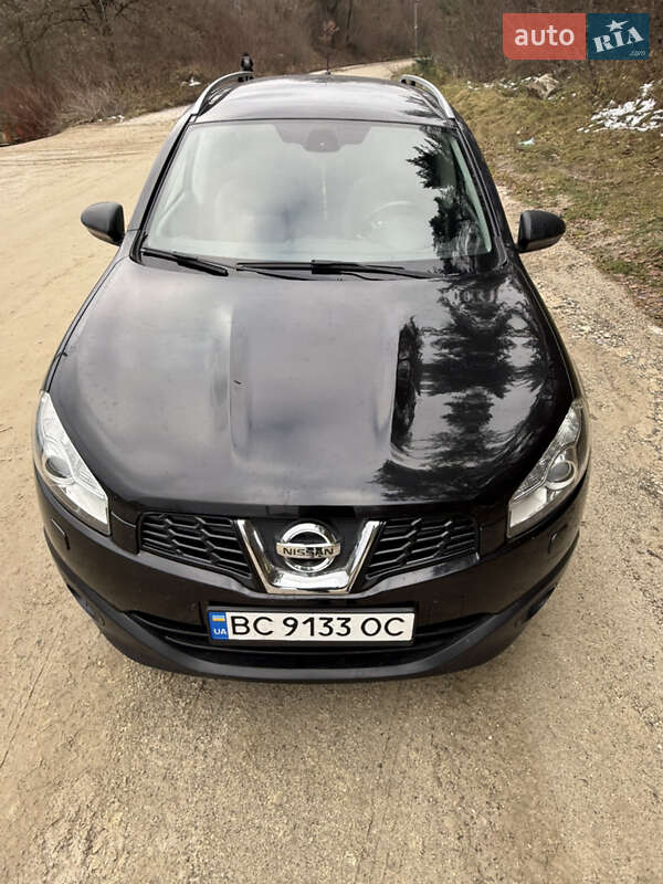 Позашляховик / Кросовер Nissan Qashqai+2 2010 в Миколаєві