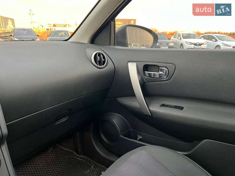Позашляховик / Кросовер Nissan Qashqai+2 2012 в Львові