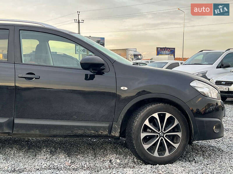 Позашляховик / Кросовер Nissan Qashqai+2 2012 в Львові